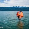 Starboard Airush sparnas ore – veiksmo kadras nuo vandens
