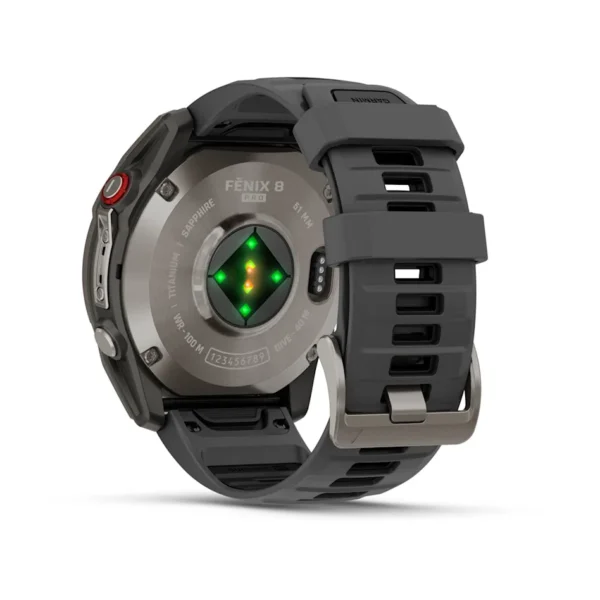 Garmin Fenix 8 Pro atsparus vandeniui iki 100 metrų
