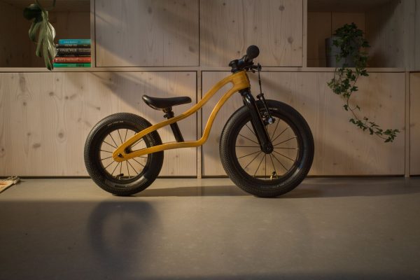rascal trunk vaikiskas dviratis -xboards.lt-4 Rascal Trunk Wooden Balance Bike, view 5